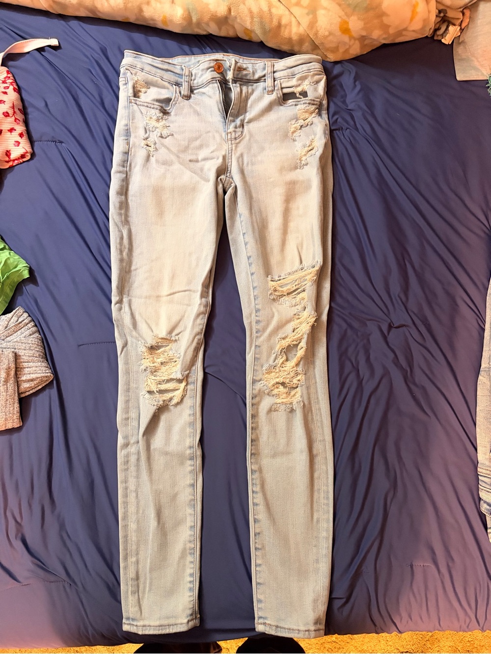 American Eagle Outfitters Light Wash Distressed Skinny Jeans